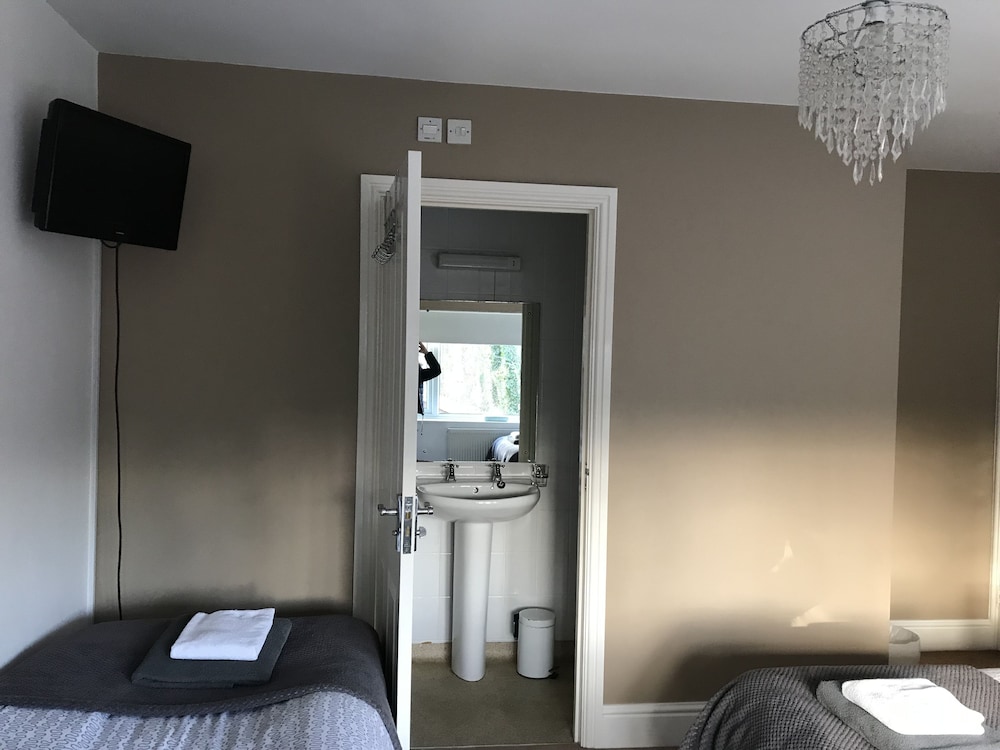 Photo - Station Approach Solihull Cabin Stays