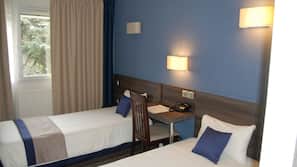 Escritorio, wifi gratis, ropa de cama y acceso en silla de ruedas