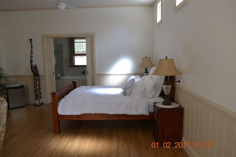 Barney Creek Vineyard Cottages
