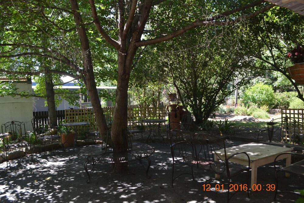 Barney Creek Vineyard Cottages