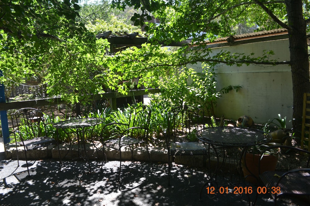 Barney Creek Vineyard Cottages