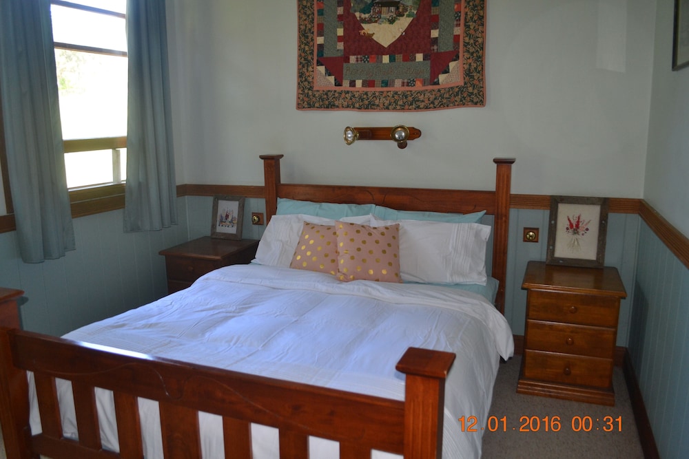 Barney Creek Vineyard Cottages