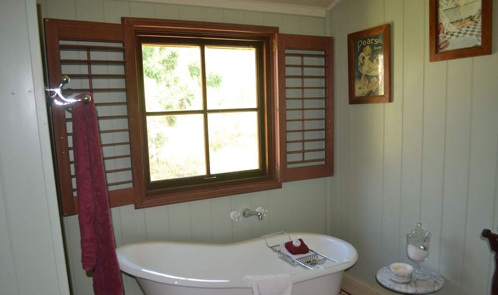 Barney Creek Vineyard Cottages