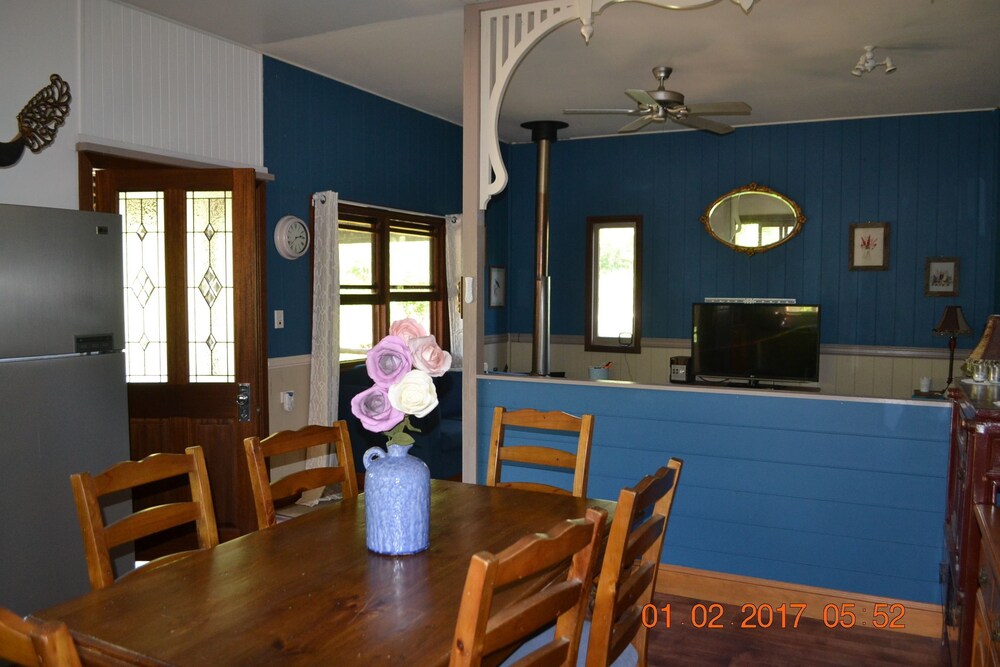Barney Creek Vineyard Cottages