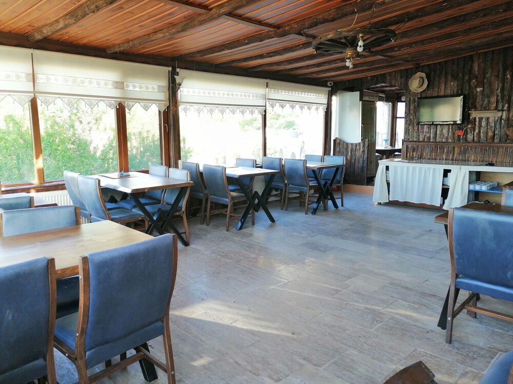 Breakfast area, Seven Rock Cave Hotel