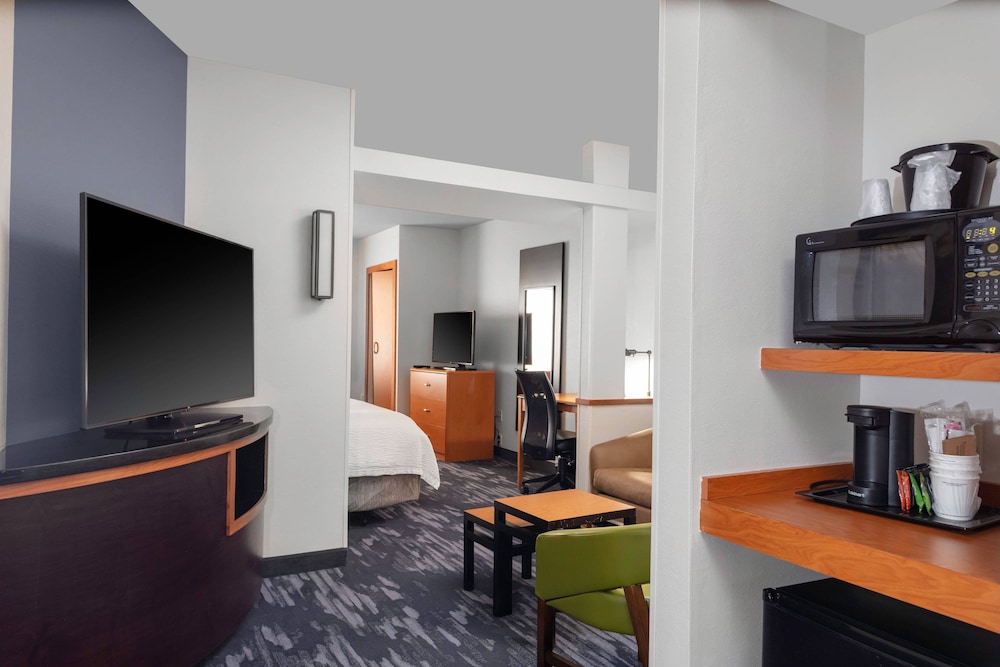 Fairfield Inn & Suites by Marriott Wichita Downtown - hotel rooms