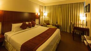 1 bedroom, Egyptian cotton sheets, premium bedding, down duvet