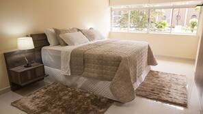 Cortinas blackout, Wi-Fi de cortesia, roupa de cama