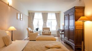 Een minibar, een kluis op de kamer, verduisterende gordijnen