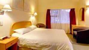 Iron/ironing board, cots/infant beds, WiFi