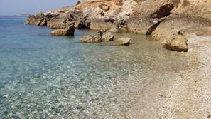 Una spiaggia nelle vicinanze