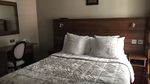 Egyptian cotton sheets, individually decorated, individually furnished