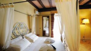 Egyptian cotton sheets, premium bedding, down duvet, pillow top beds