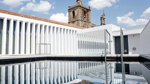 Piscina externa sazonal