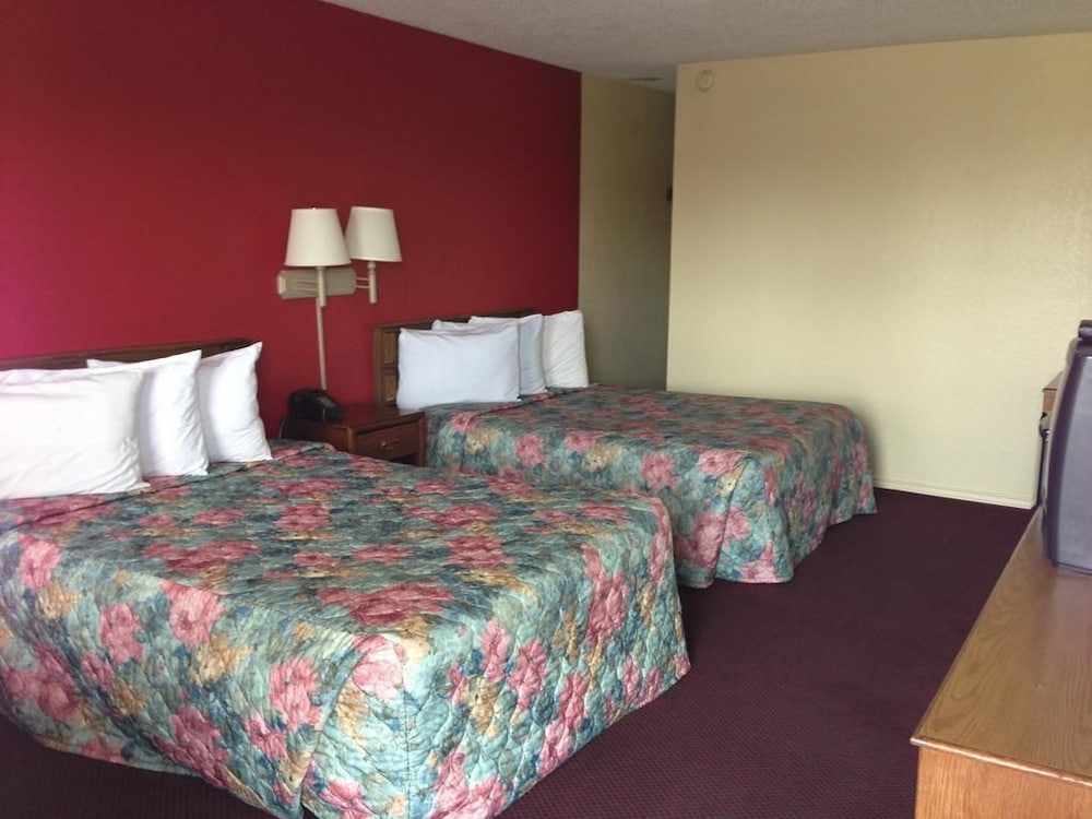Super 7 Inn Siloam Springs in Siloam Springs, United States
