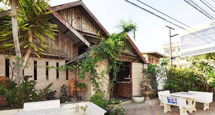 Sukhothai Guest House