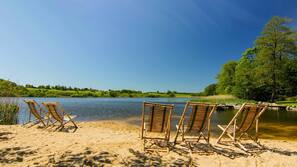 En privat strand, roning/kanosejlads, fiskeri