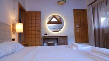Minibar, in-room safe, desk, free WiFi