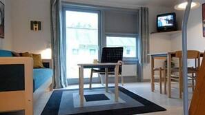 TV with cable/satellite TV channels