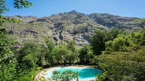 2 piscinas al aire libre