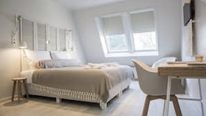 Minibar, in-room safe, desk, iron/ironing board