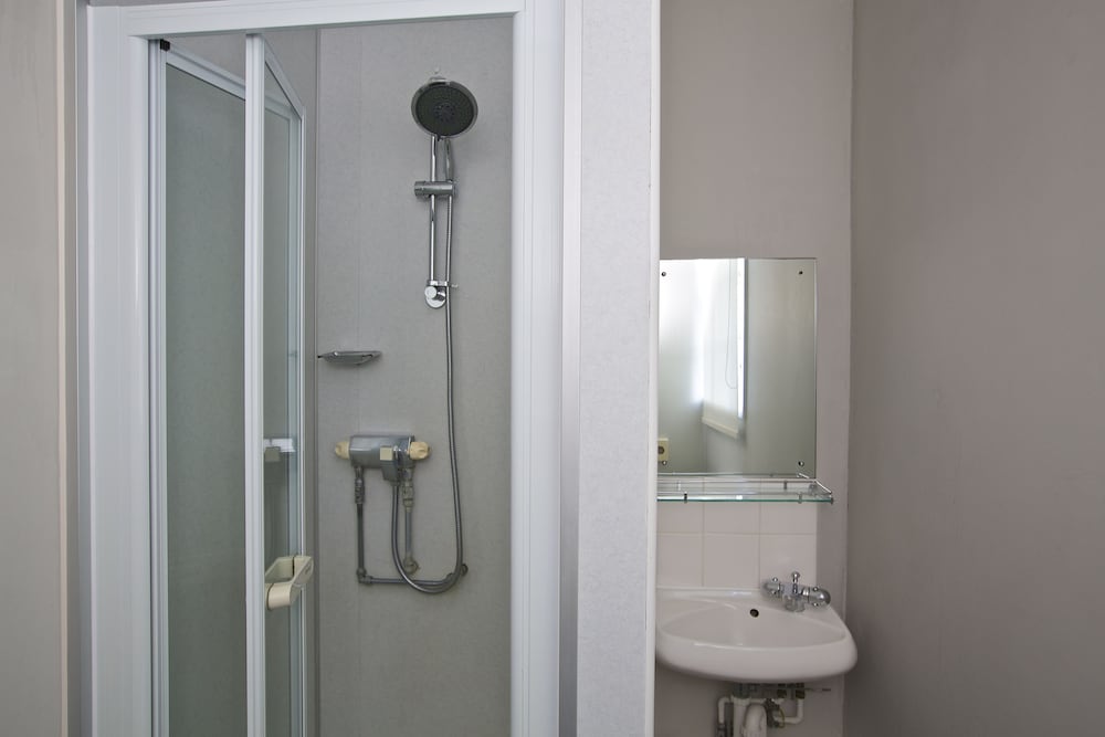 Bathroom shower, Dartington Hall Hotel