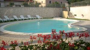 Piscina stagionale all'aperto