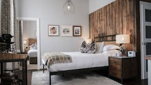 Premium bedding, iron/ironing board, free WiFi, linens