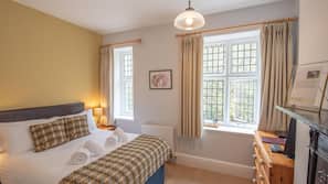 Iron/ironing board, free WiFi, linens