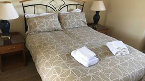 Iron/ironing board, free WiFi, linens