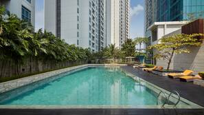 Kolam renang outdoor