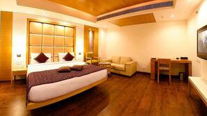 Minibar, desk, soundproofing, iron/ironing board