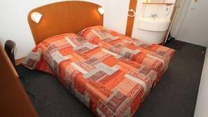 Bureau, chambres insonorisées, Wi-Fi gratuit