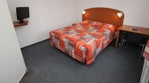 Bureau, chambres insonorisées, Wi-Fi gratuit