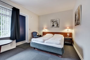 Economy Double or Twin Room | Desk, iron/ironing board, cribs/infant beds, rollaway beds