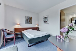 Economy Single Room (Facing Road) | Desk, iron/ironing board, cribs/infant beds, rollaway beds