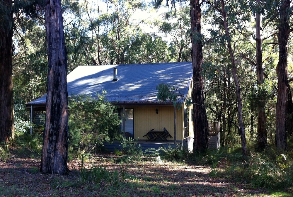 Idyllic Retreat For 4 People in Beautiful Otway Ranges, Recharge & Refresh in Hot Tub