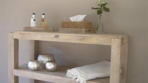 Badewanne und Dusche (separat), Regendusche