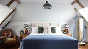 Egyptian cotton sheets, premium bedding, minibar, individually decorated