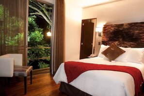 Egyptian cotton sheets, premium bedding, down comforters, pillowtop beds