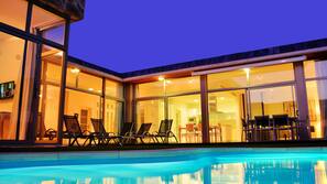 3 bedrooms, premium bedding, in-room safe, blackout curtains