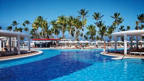4 piscinas al aire libre, sombrillas, tumbonas