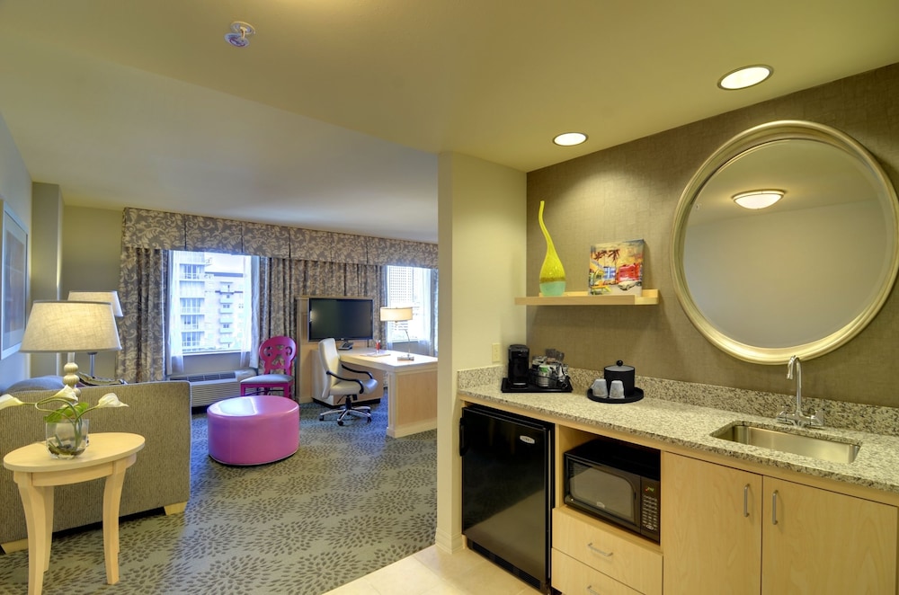 Hampton Inn & Suites Miami/Brickell-Downtown, FL