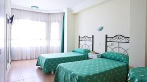 In-room safe, free WiFi, bed sheets