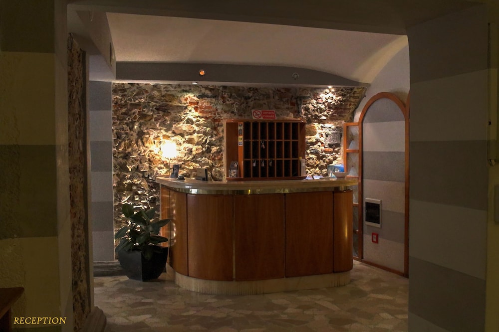 Hotel Pino In Lerici Hotel Rates Reviews On Orbitz