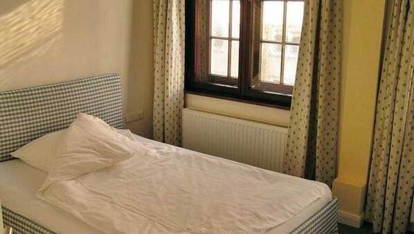 In-room safe, free WiFi