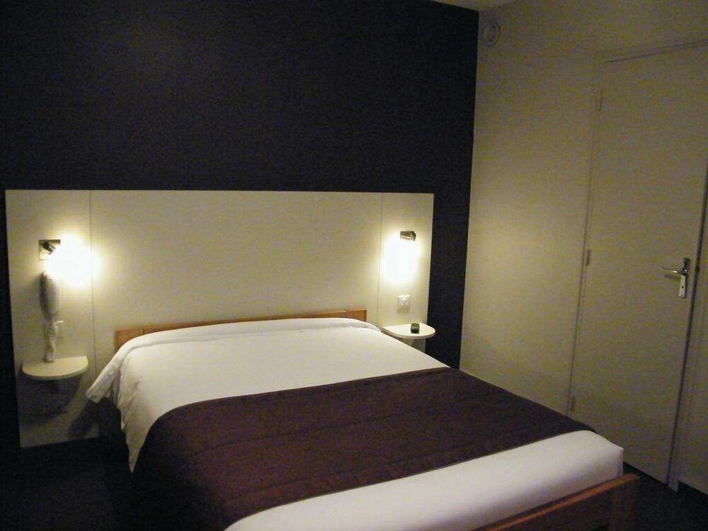 Brit Hotel Armor