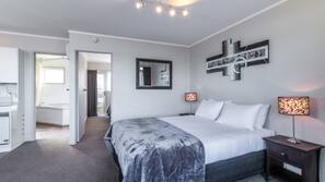 Iron/ironing board, free WiFi, linens