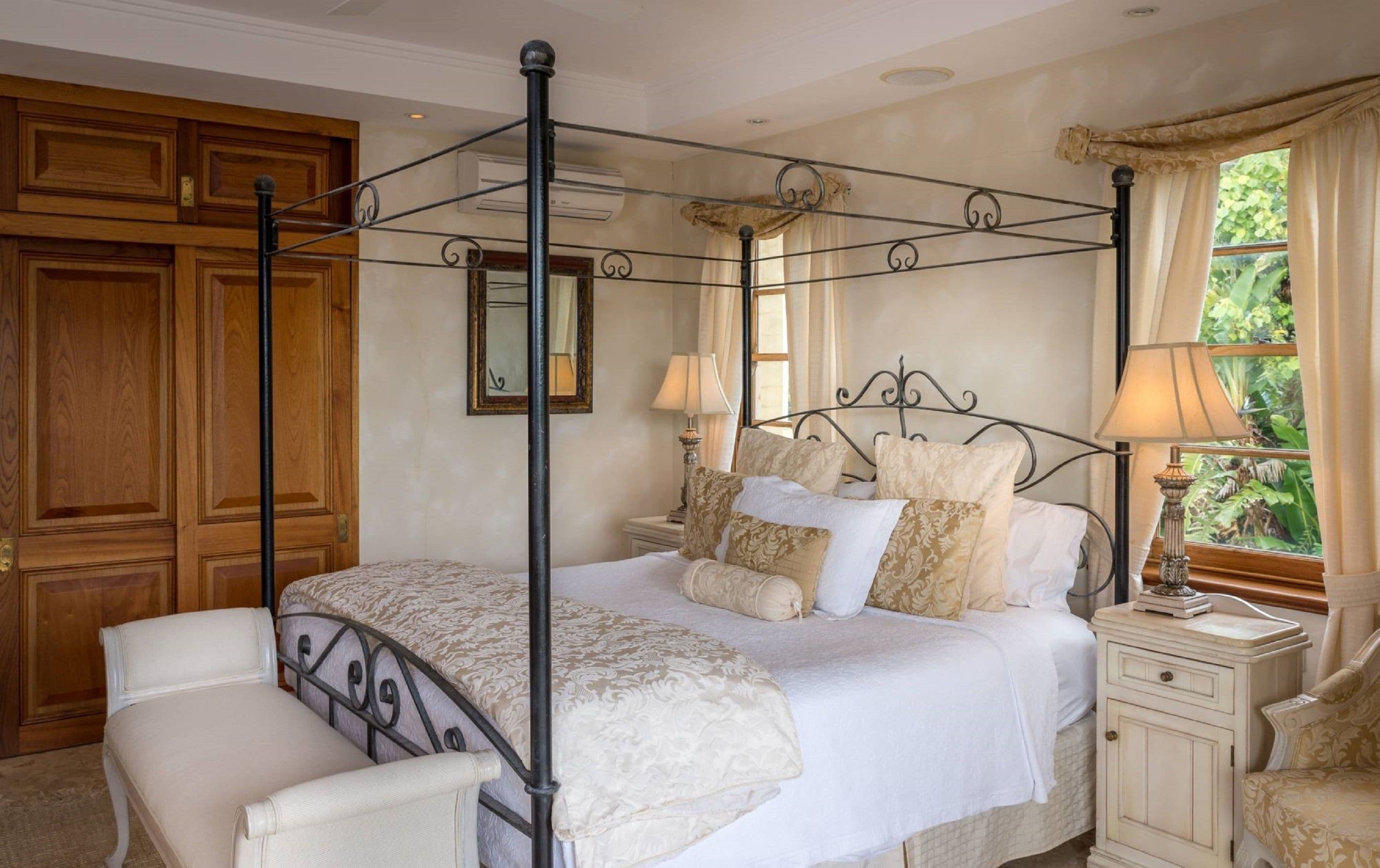 Victoria's at Wategos