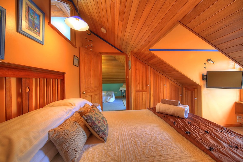 Hanlon House Bed and Breakfast
